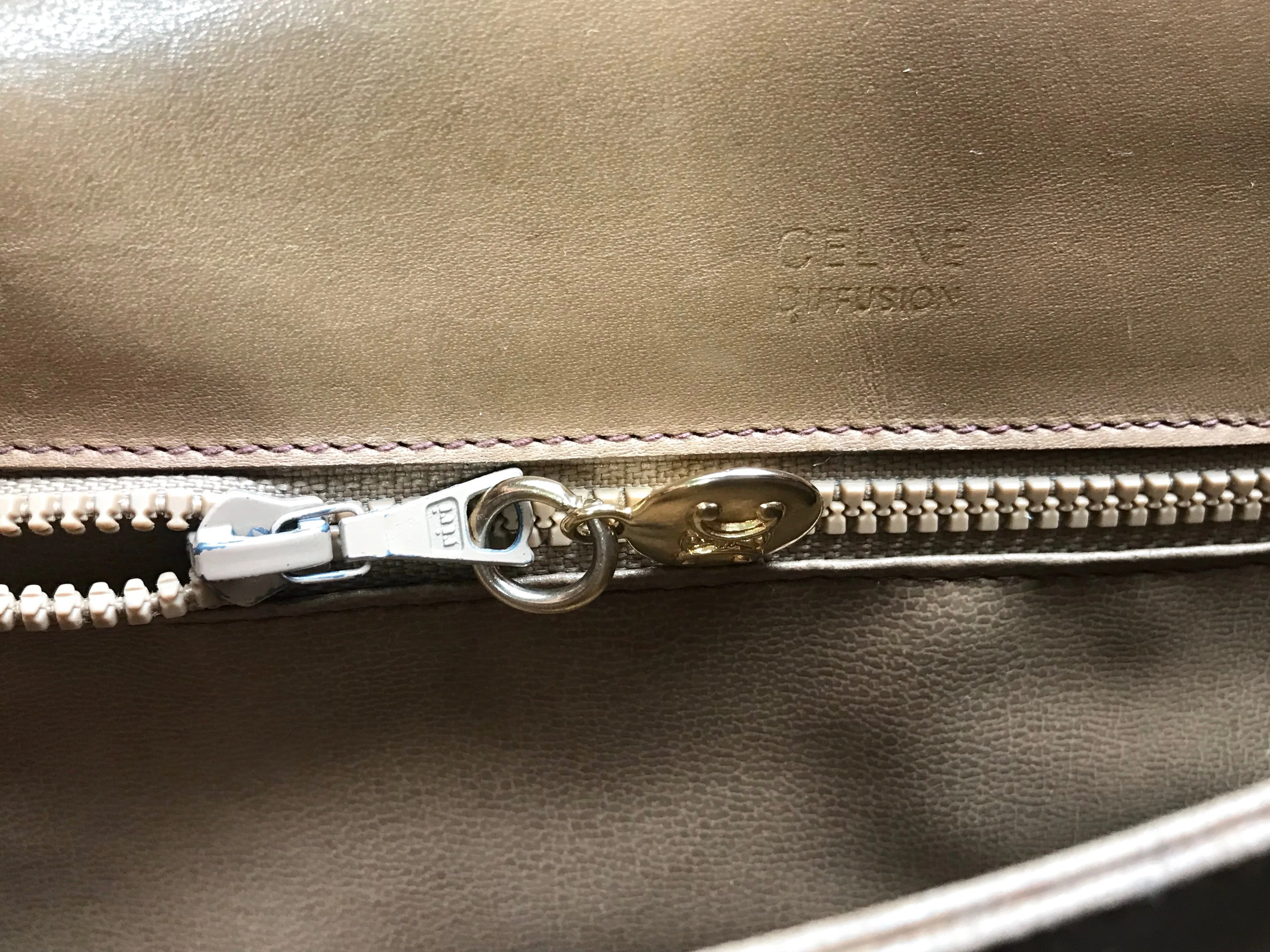 Vintage Celine beige macadam and blason pattern classic shoulder bag with golden logo motifs. Diffusion line. 050316r3