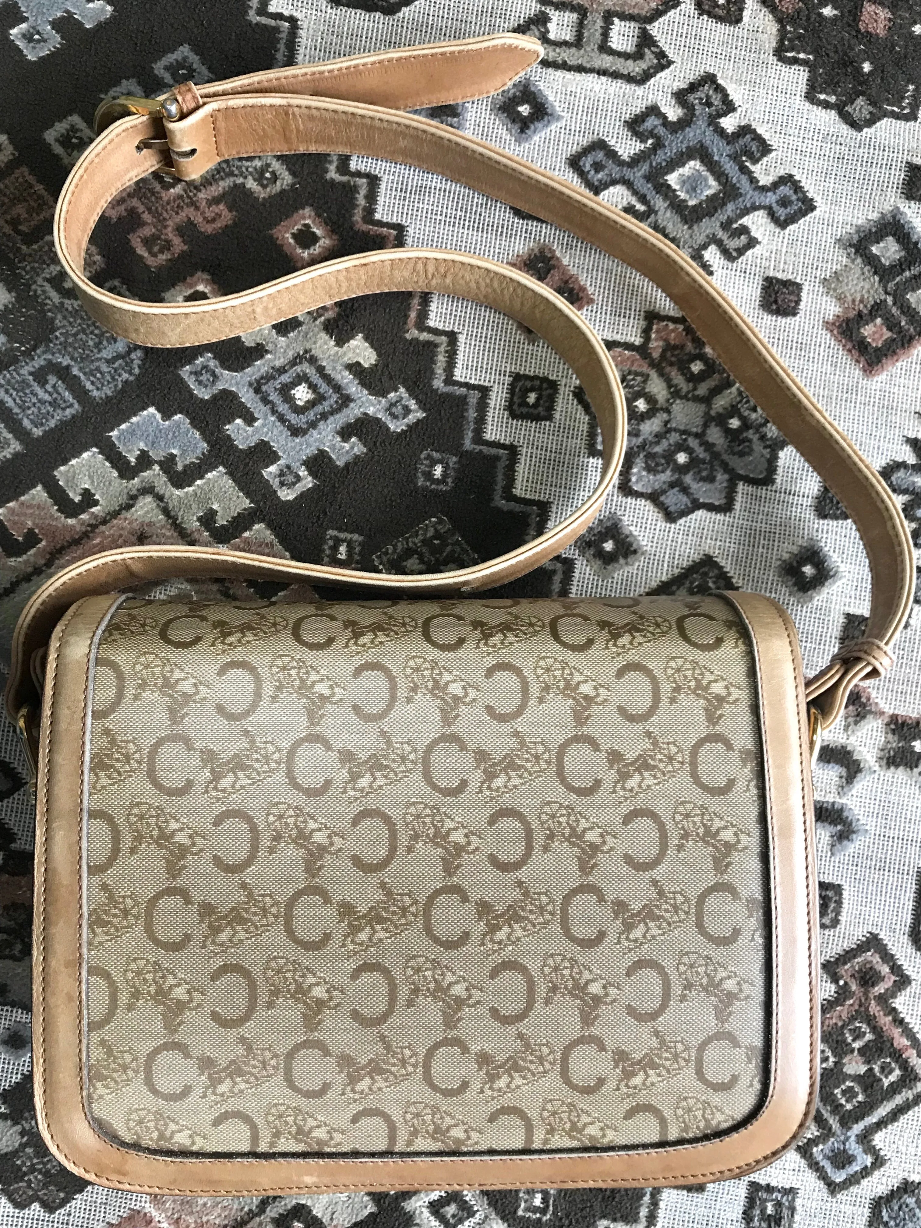 Vintage Celine beige macadam and blason pattern classic shoulder bag with golden logo motifs. Diffusion line. 050316r3