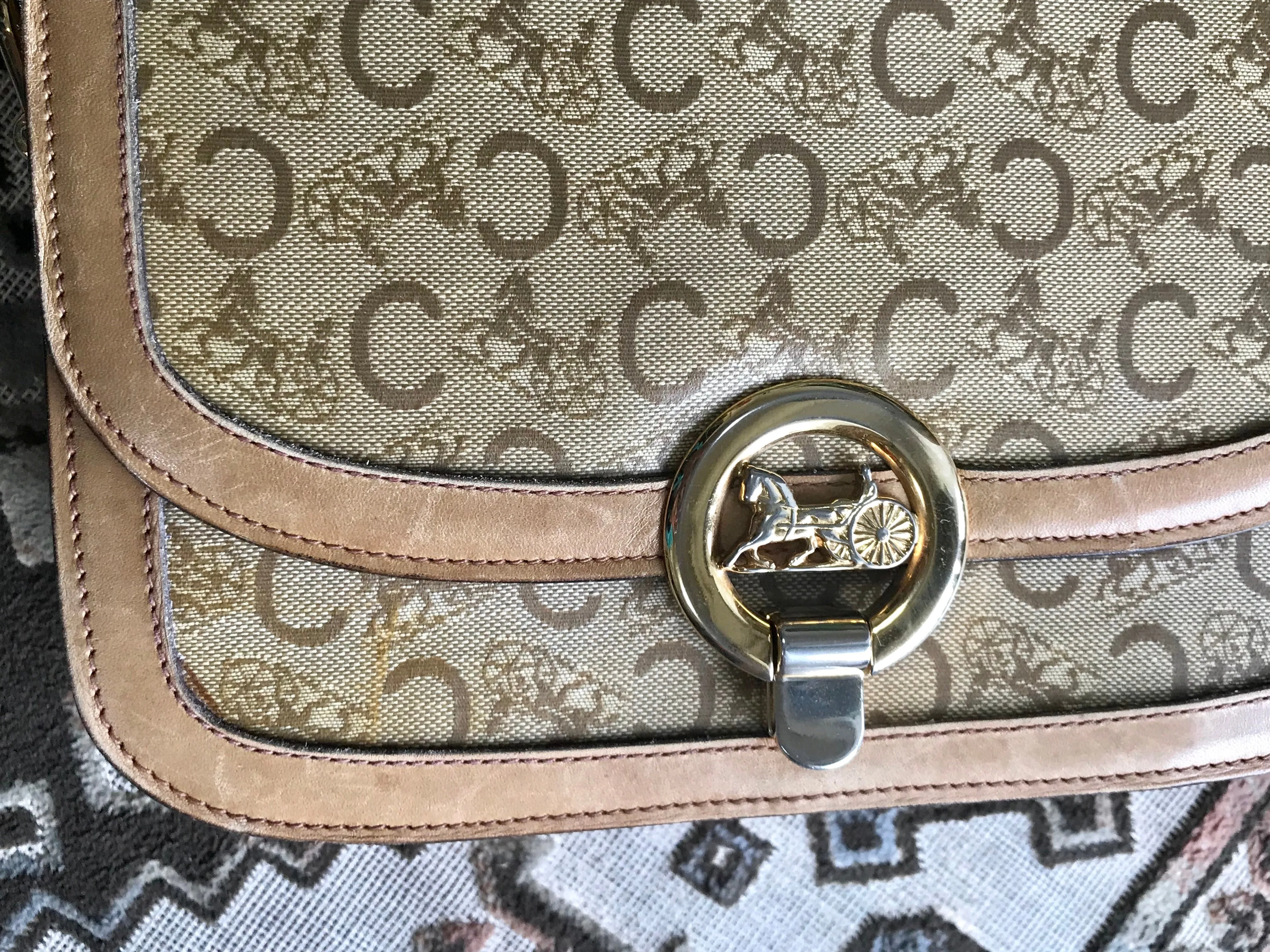 Vintage Celine beige macadam and blason pattern classic shoulder bag with golden logo motifs. Diffusion line. 050316r3