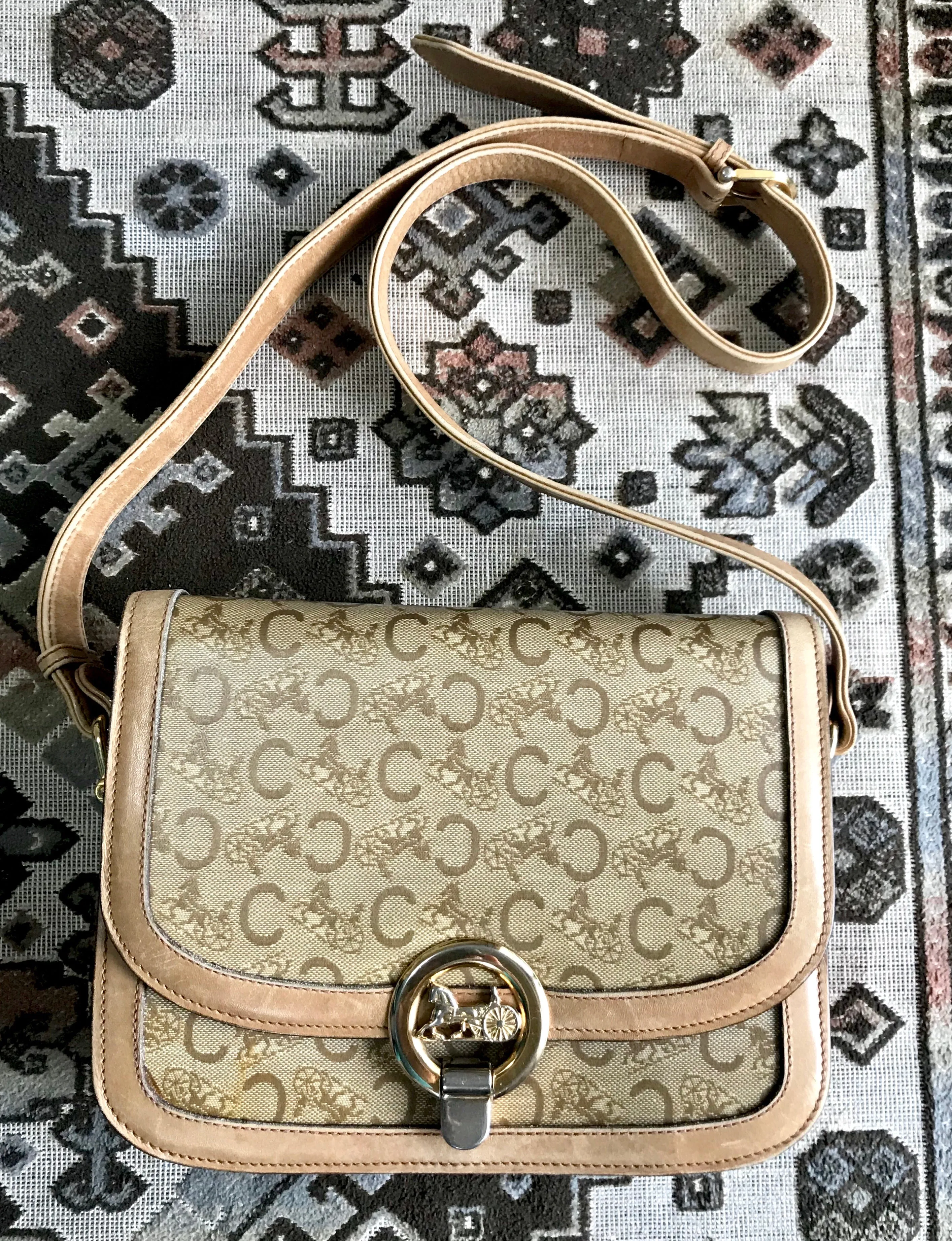 Vintage Celine beige macadam and blason pattern classic shoulder bag with golden logo motifs. Diffusion line. 050316r3