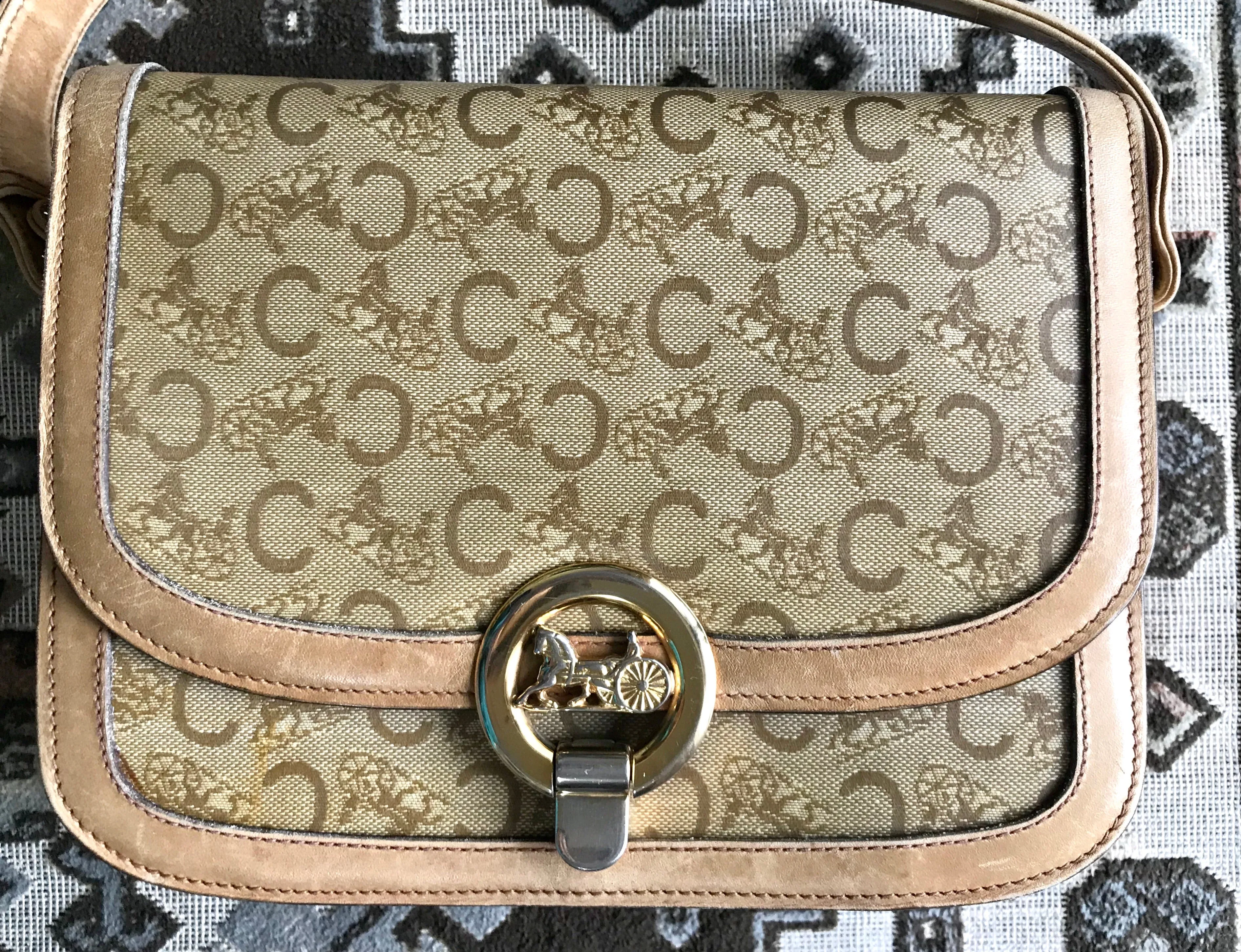 Vintage Celine beige macadam and blason pattern classic shoulder bag with golden logo motifs. Diffusion line. 050316r3