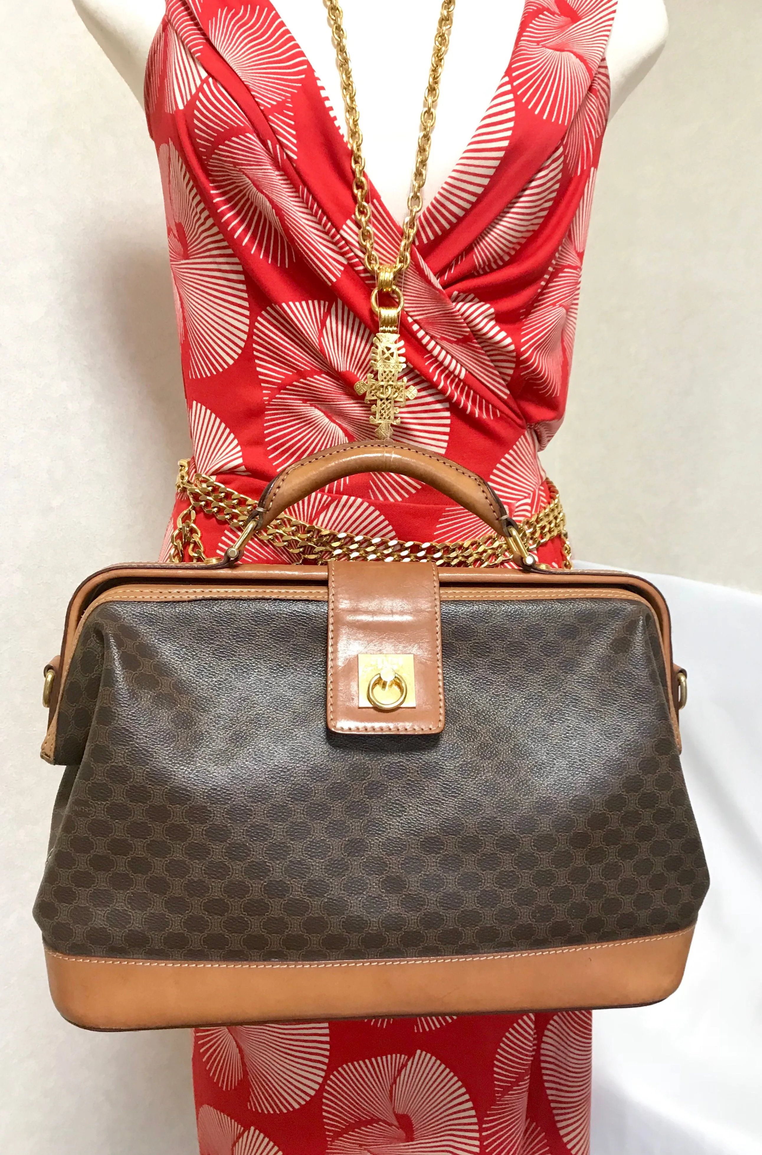 Vintage Celine brown macadam blaison doctor bag with tanned brown leather trimming. Classic unisex use bag. riri zipper