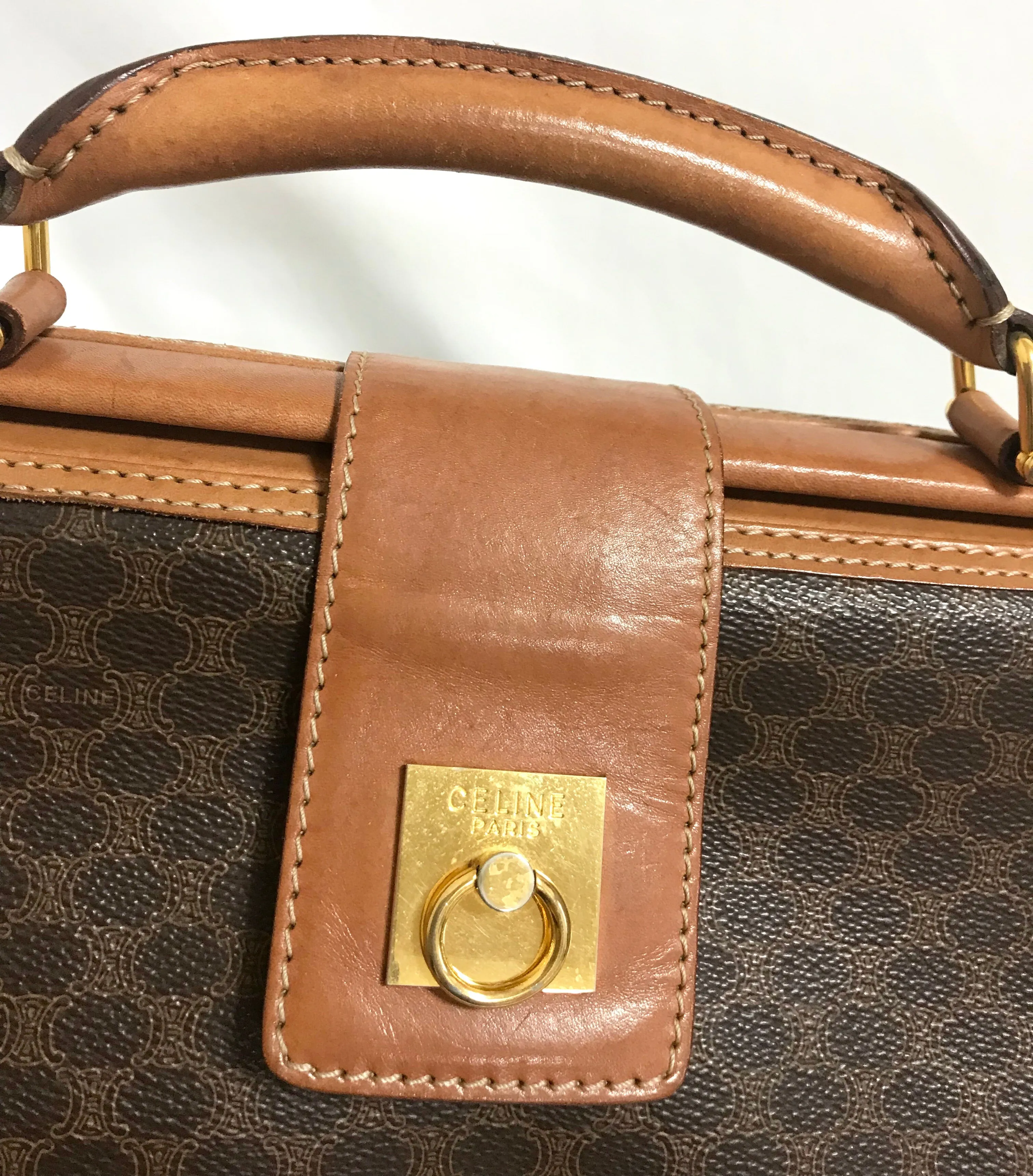 Vintage Celine brown macadam blaison doctor bag with tanned brown leather trimming. Classic unisex use bag. riri zipper