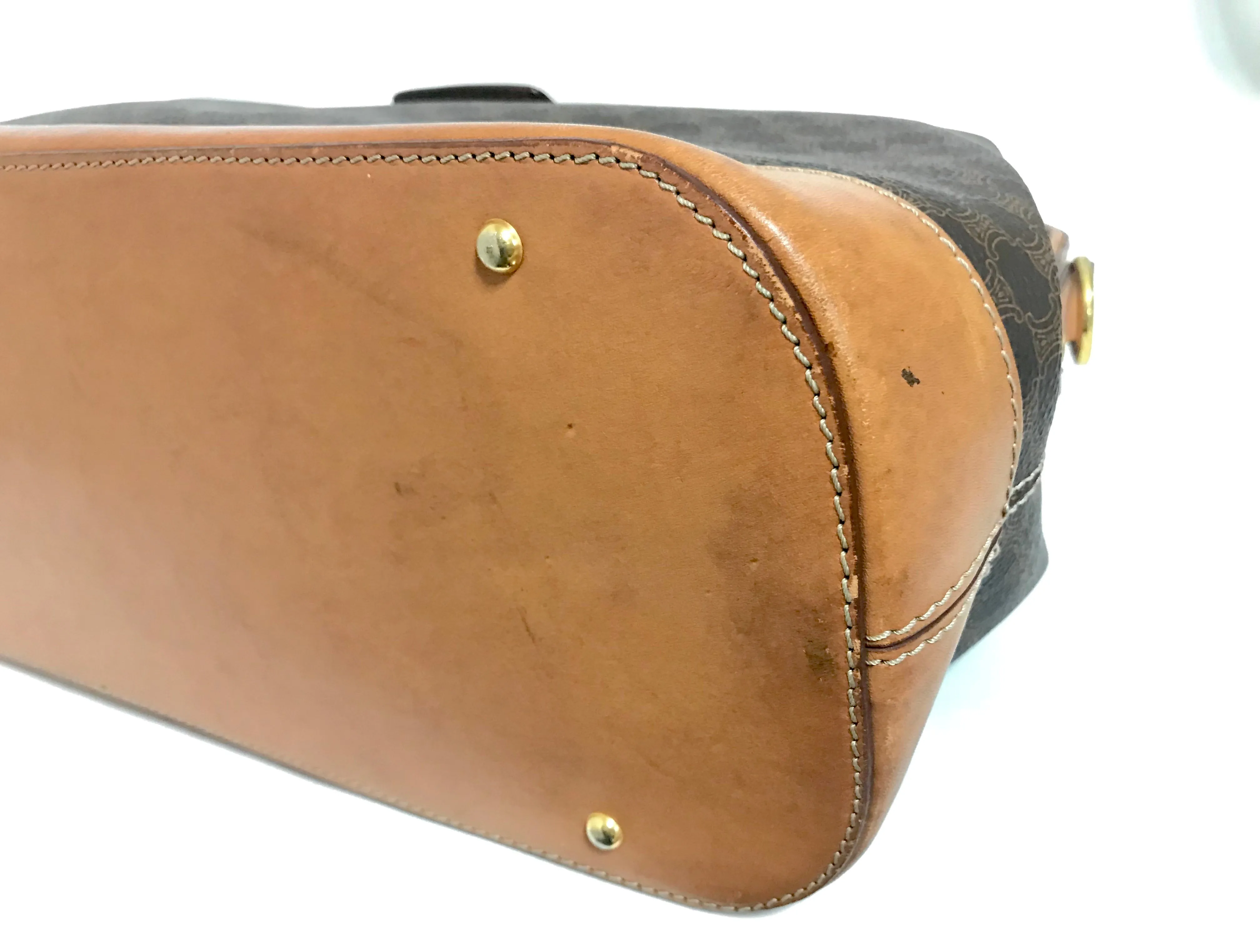 Vintage Celine brown macadam blaison doctor bag with tanned brown leather trimming. Classic unisex use bag. riri zipper