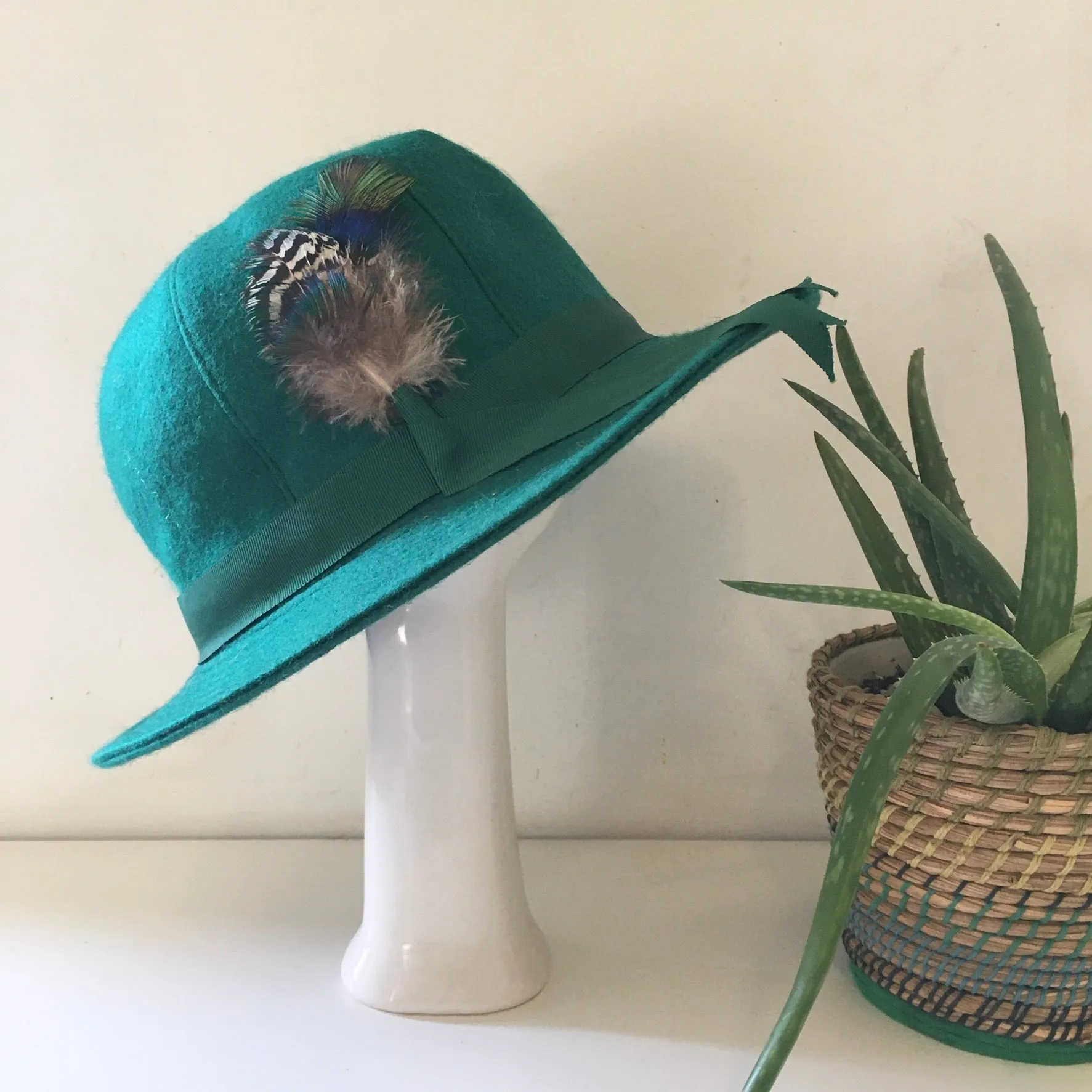 Vintage Emerald Green Wool Hat with Ribbon Hatband and Feathers