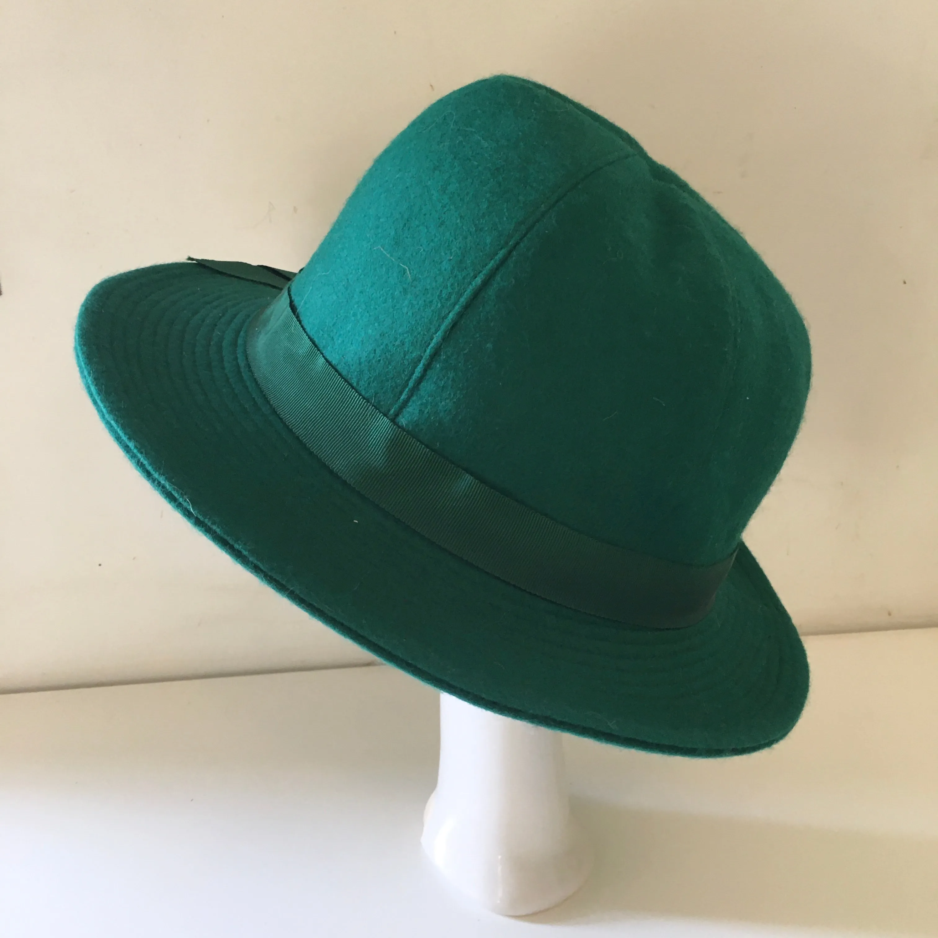 Vintage Emerald Green Wool Hat with Ribbon Hatband and Feathers