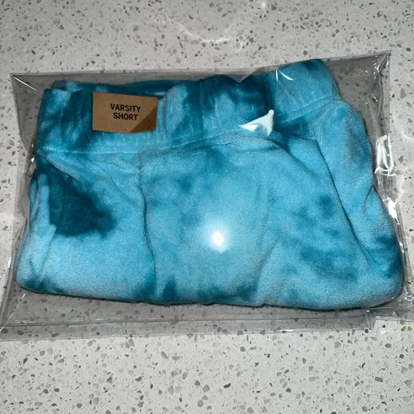 VS VICTORIAS SECRET PINK BEACH TERRY VARSITY SHORT BLUE BREEZE TIE DYE XXL